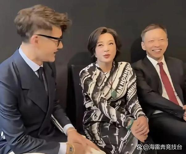 张朝阳一家四口人简介缩略图