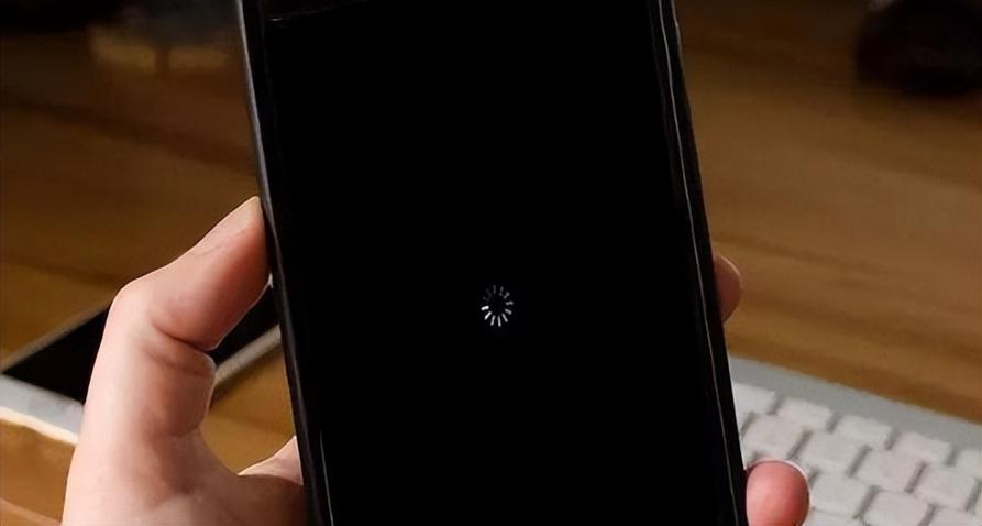 苹果16突然黑屏要警惕缩略图