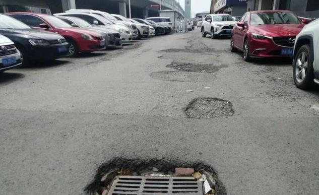 车辆经过不平路面车身摇晃的原因游戏截图