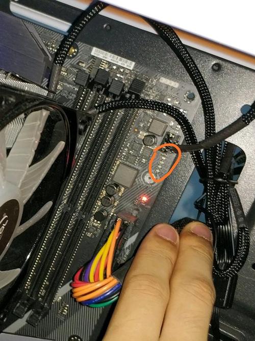主板灯亮但是按开机键没反应缩略图