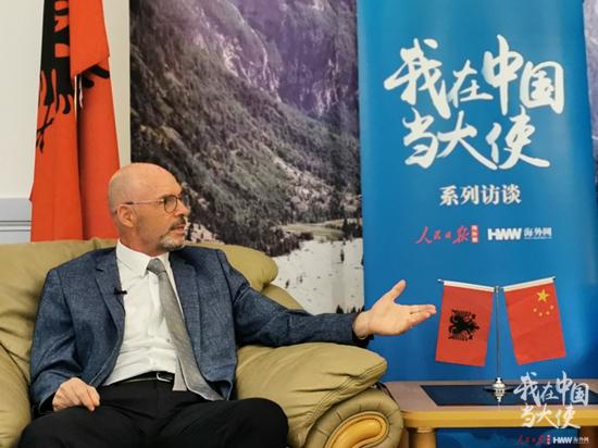 阿尔巴尼亚对华人态度游戏截图