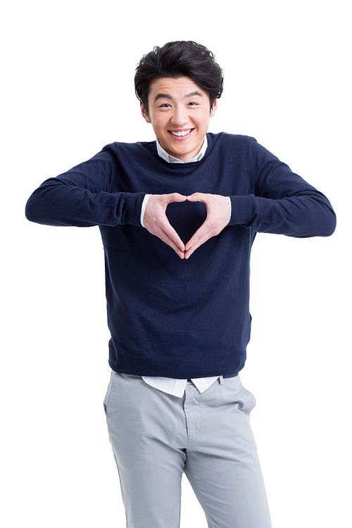 男孩比心手势图片缩略图