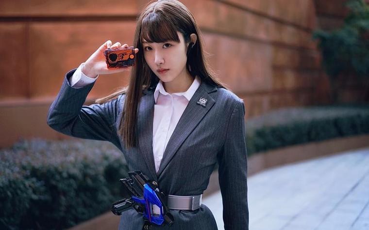 假面骑士中的美女缩略图