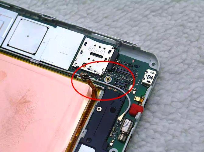 华为荣耀手机听筒在哪个位置游戏截图