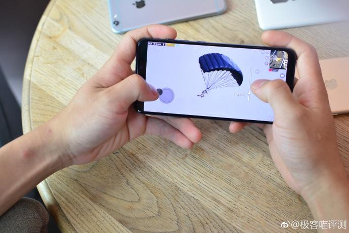 小米8隐藏刘海打游戏缩略图