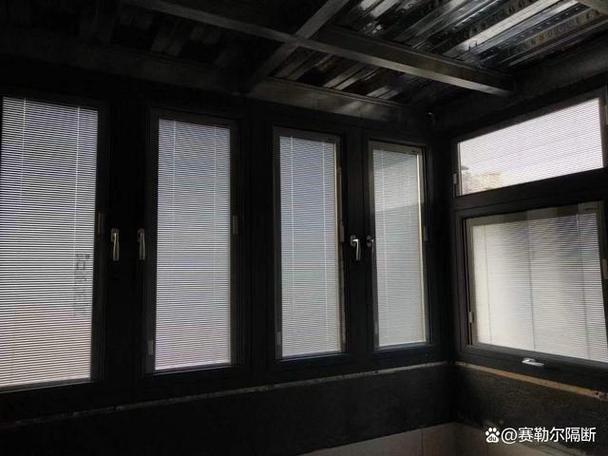 双层窗户玻璃碎了一层怎么换缩略图