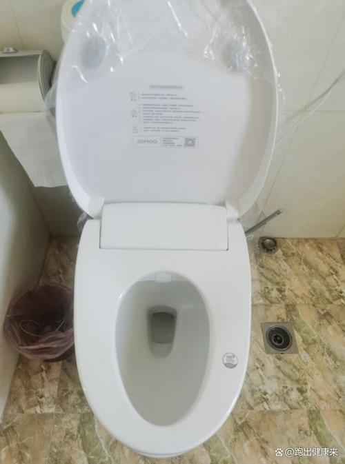 智能马桶盖老自己翻盖怎么办缩略图