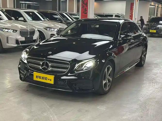 奔驰e300l大标选黑色还是白色缩略图