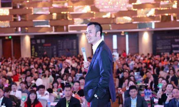 俞凌雄一家4口人简介缩略图