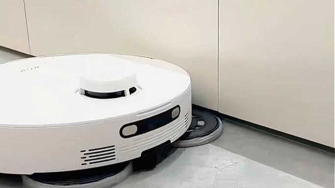 扫地机自动集尘自动清洁缩略图