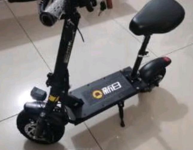 折叠电动滑板车怎么锁缩略图