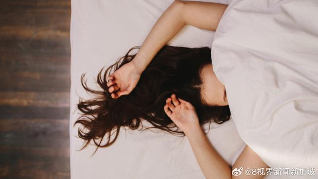 两人视频聊天别人能看到吗缩略图