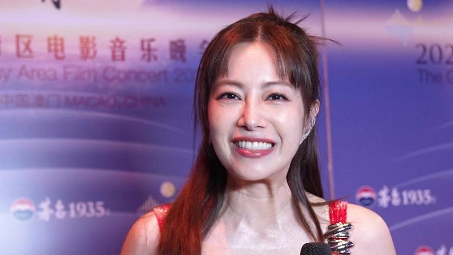 徐怀钰近期生活照缩略图