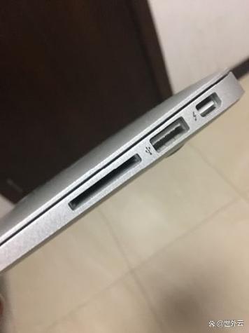 笔记本充电器一直插着电量变少缩略图