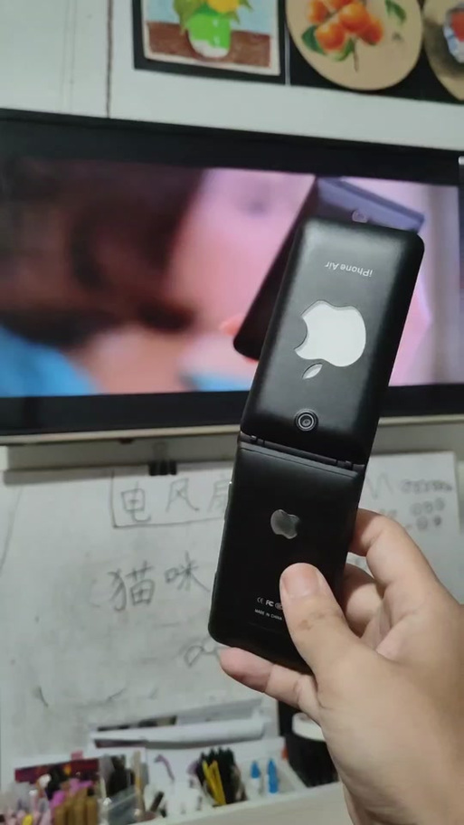 苹果第一代翻盖手机缩略图