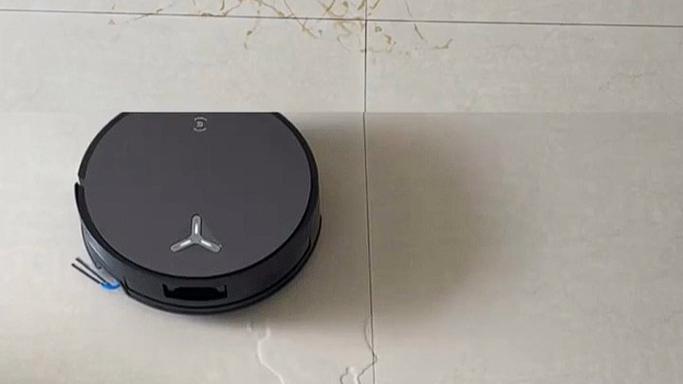 科沃斯扫地机器人滚刷被缠绕故障处理缩略图