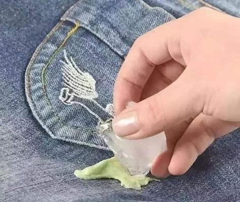 毛毛衣服上的口香糖怎么去掉缩略图