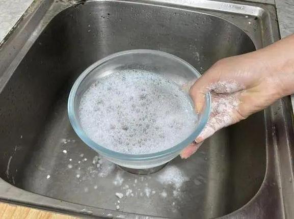 小苏打加白醋可以去掉染色衣服吗缩略图