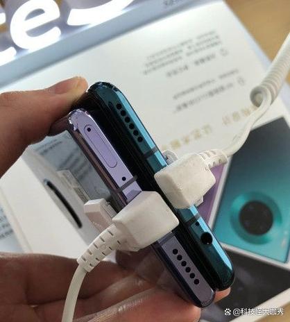 华为mate30耳机孔在哪在哪里缩略图