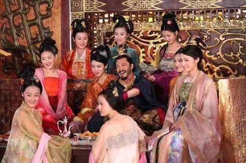 皇上在御花园临幸宫妃缩略图
