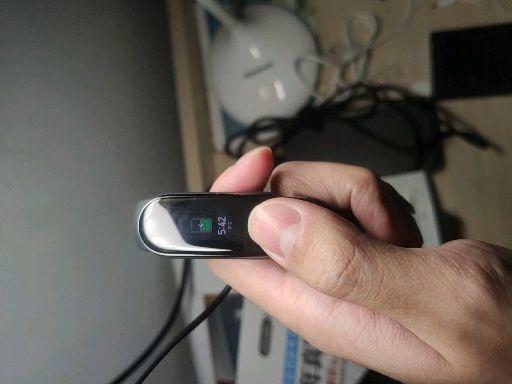 小米手环显示充电中但是充不进去电缩略图