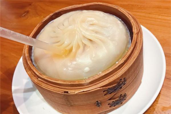 吴半饱吃蟹黄汤包 游戏截图