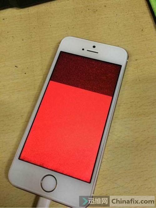 手机充电显示红色不能开机怎么回事缩略图