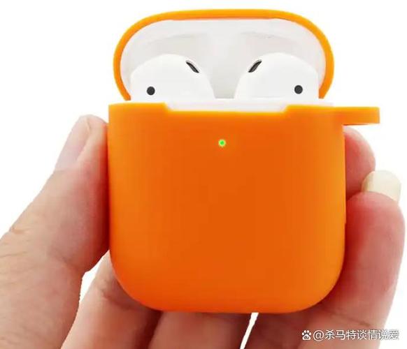 耳机仓充电闪橙色灯正常吗缩略图