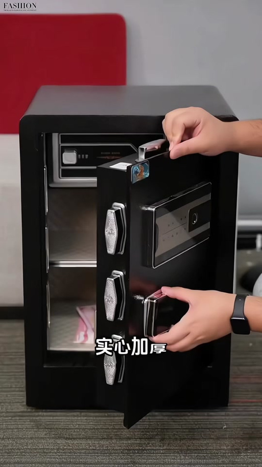 保险柜密码重置需要哪些材料游戏截图