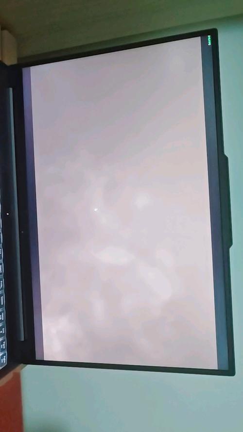 电脑屏幕突然变灰白了怎么办缩略图