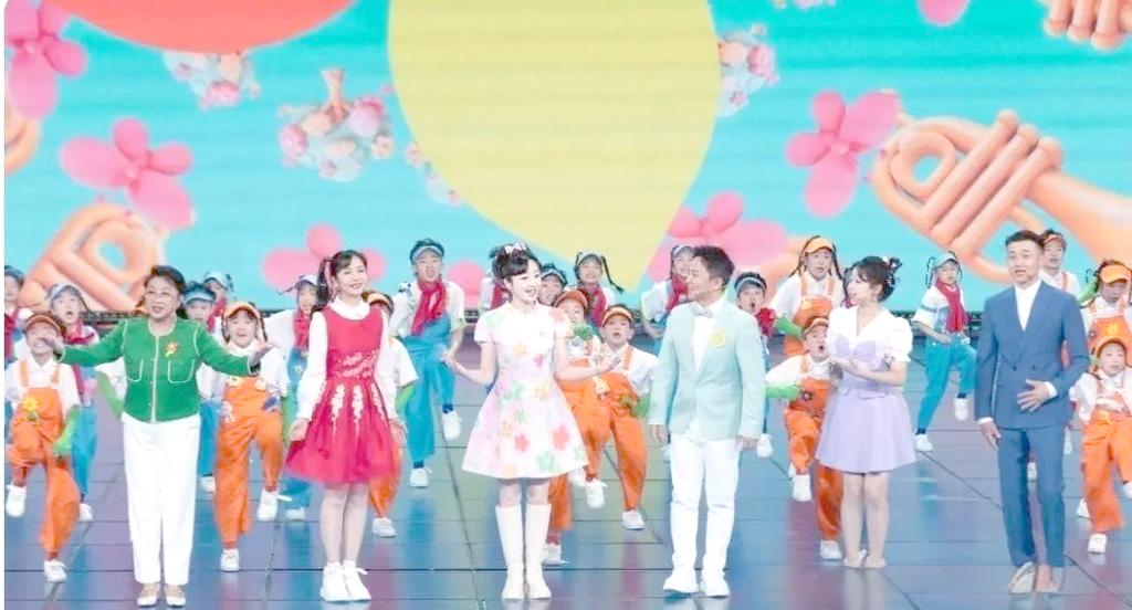 中央电视台少儿频道主持人缩略图