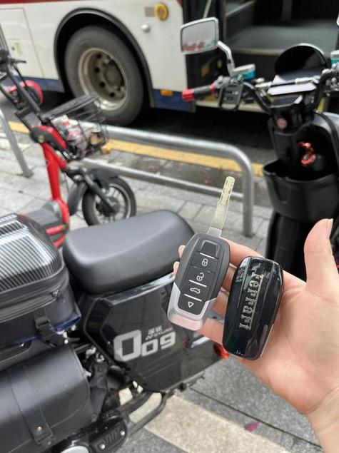电瓶车钥匙孔被异物堵住怎么办缩略图