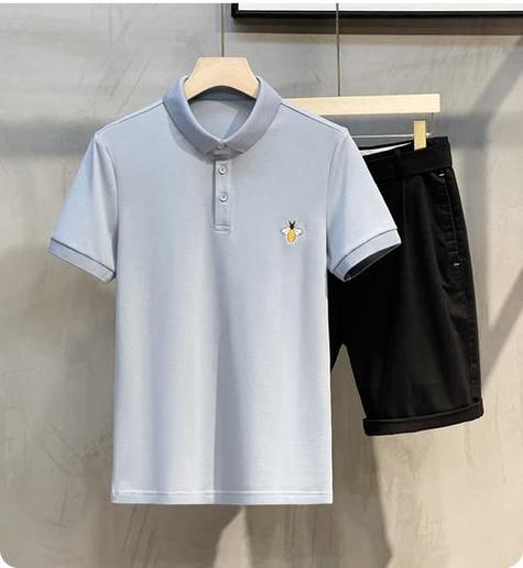 女衣服上有个蜜蜂是什么品牌游戏截图