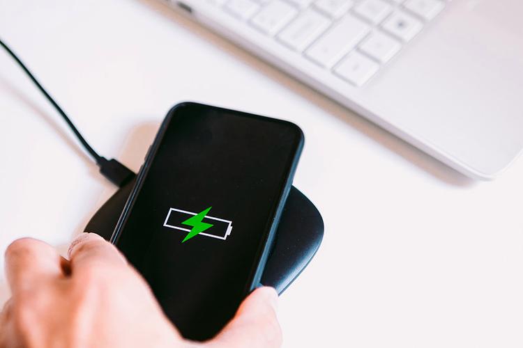 手机充电显示黑色和绿色的差别缩略图