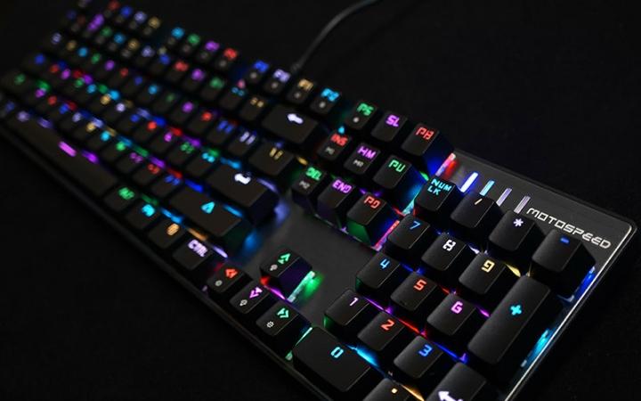 如何使用rgb键盘设置灯光效果缩略图