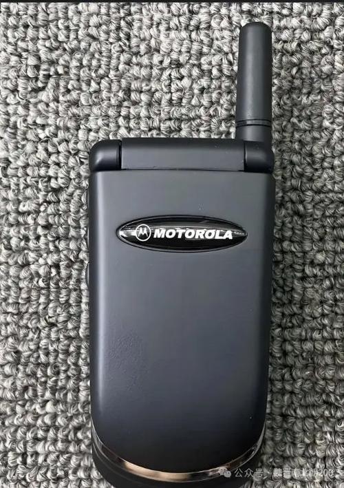 摩托罗拉下翻盖手机老款图片缩略图