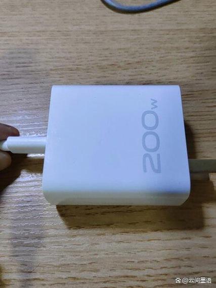 vivo手机充电显示绿色现在显示黑色缩略图