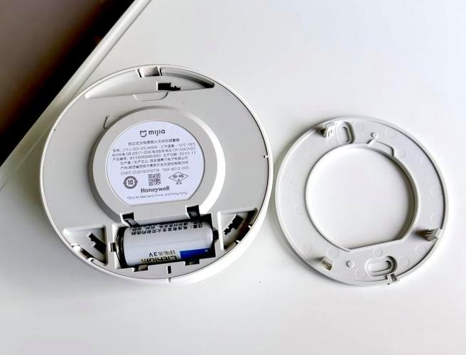 小米烟雾报警器拆装小技巧