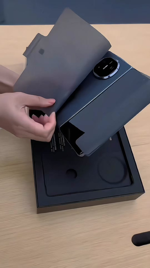 华为折叠手机怎么用双屏缩略图